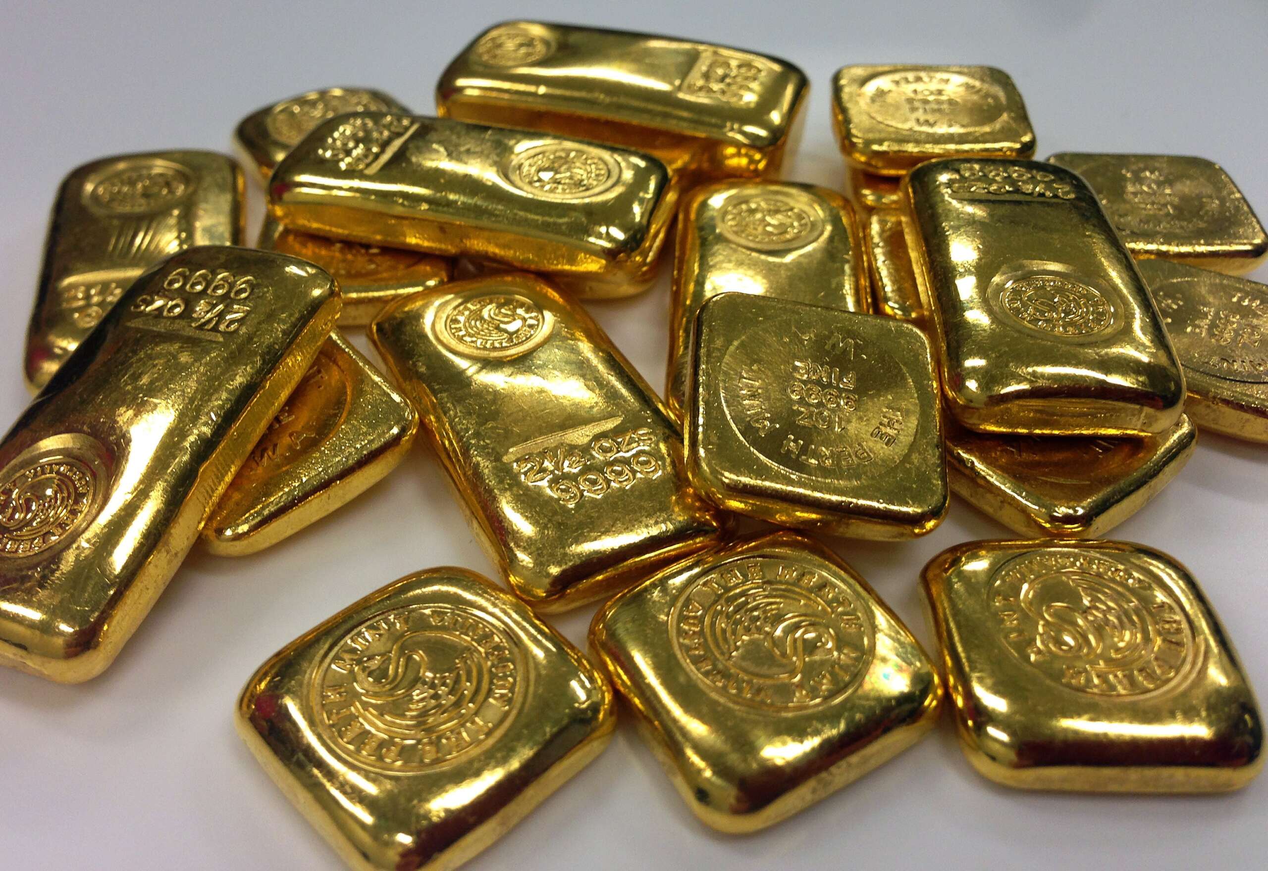 DSI Says Gold and Silver to Bottom Soon, Dollar to Top Soon