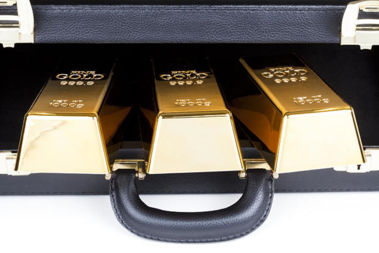 Gold prices are dropping. Here are 5 good reasons to invest now.