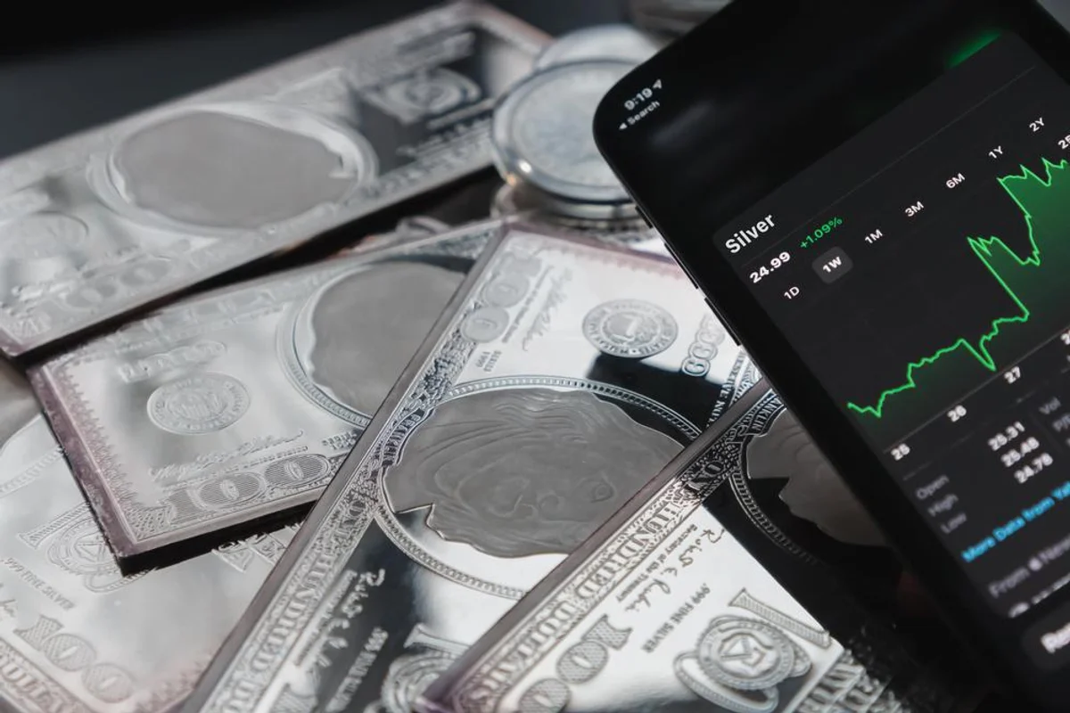 COMEX SILVER VAULT TOTALS DROP ALMOST 2 MILLION OUNCES