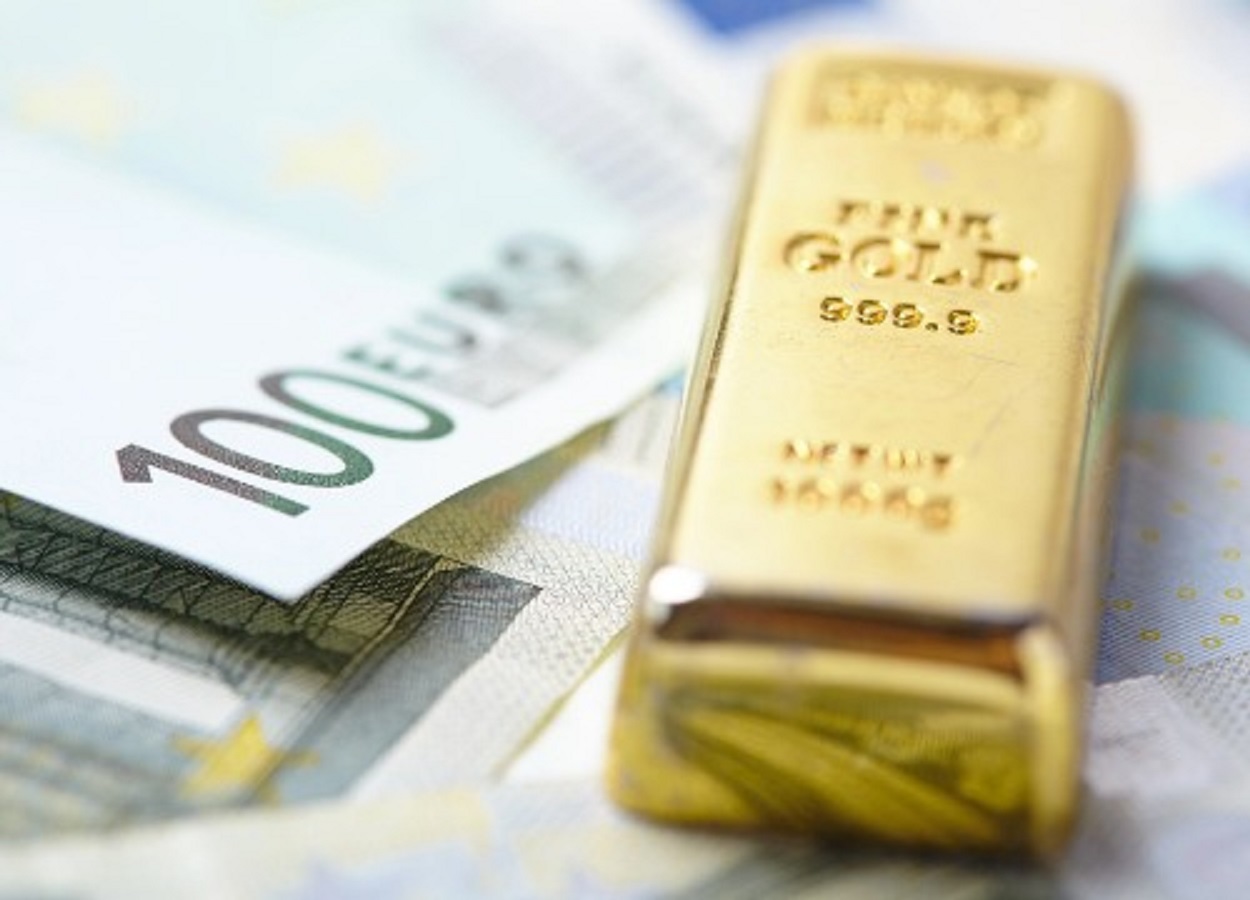 Gold price bulls look to seize control as trade concerns boost safe-haven assets