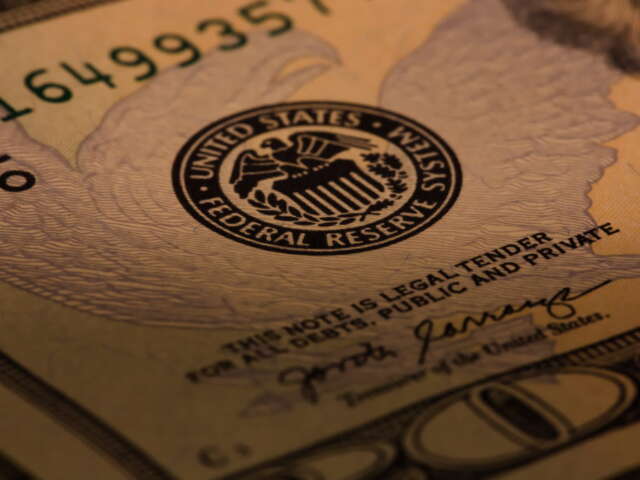 Gold price inches higher as market ups rate cut bets