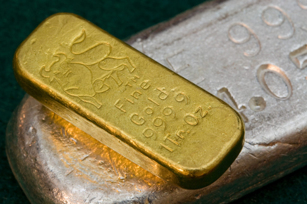 Bulls Maintain Control as Spot Gold Trades Just Below Record Highs
