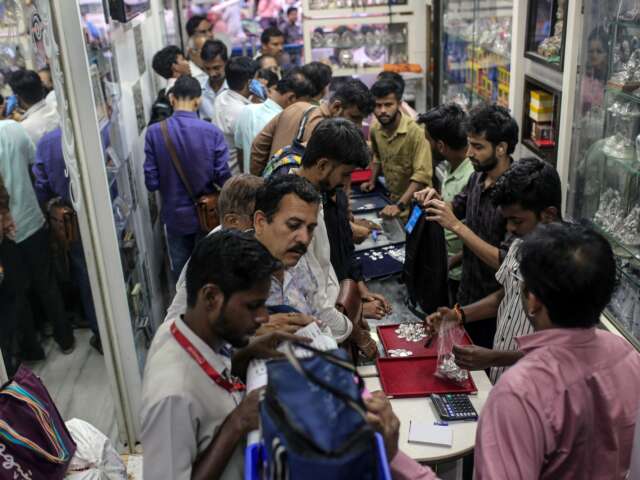 India’s Largest Precious Metals Refinery Runs Out of Silver for the First Time in History