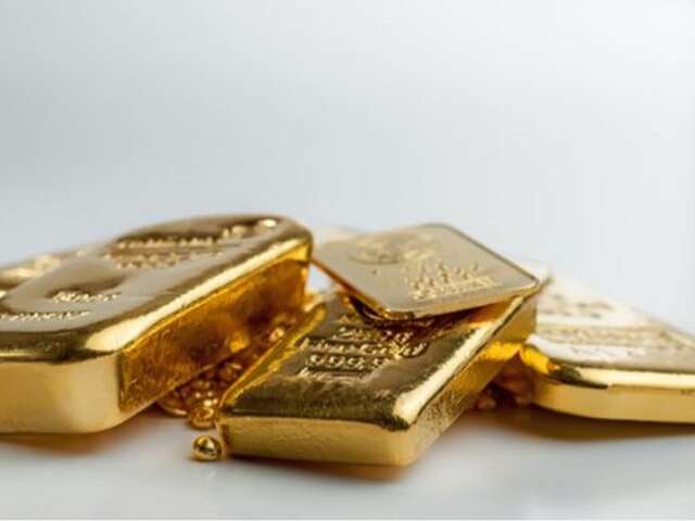 Geopolitics are weighing on oil and gas, but broker sees gold price as high as $5,000 in 2026