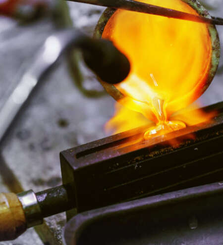 Gold price advances 2% ahead of US jobs data