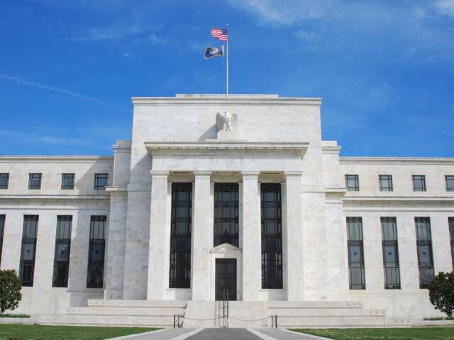 Gold Price Forecast: Fed Signals and Iran Talks Keep $4,700 in Focus