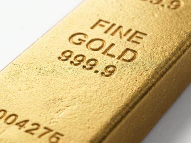 Gold price could see $8,000 on de-dollarization, Deutsche Bank projects