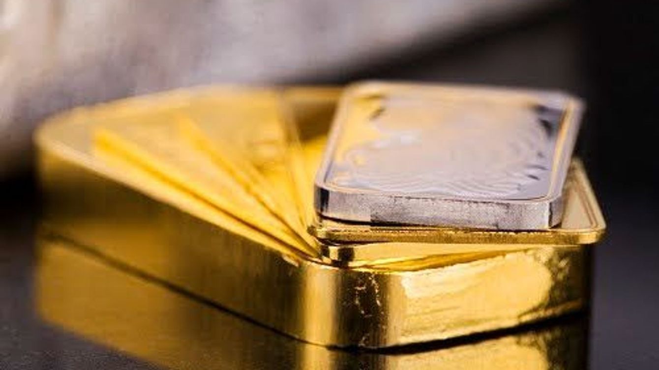 Gold price hold steadies, silver rebounds