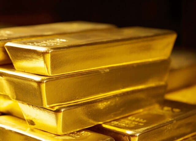 Gold price climbs as pause in Mideast fighting curbs inflation risk