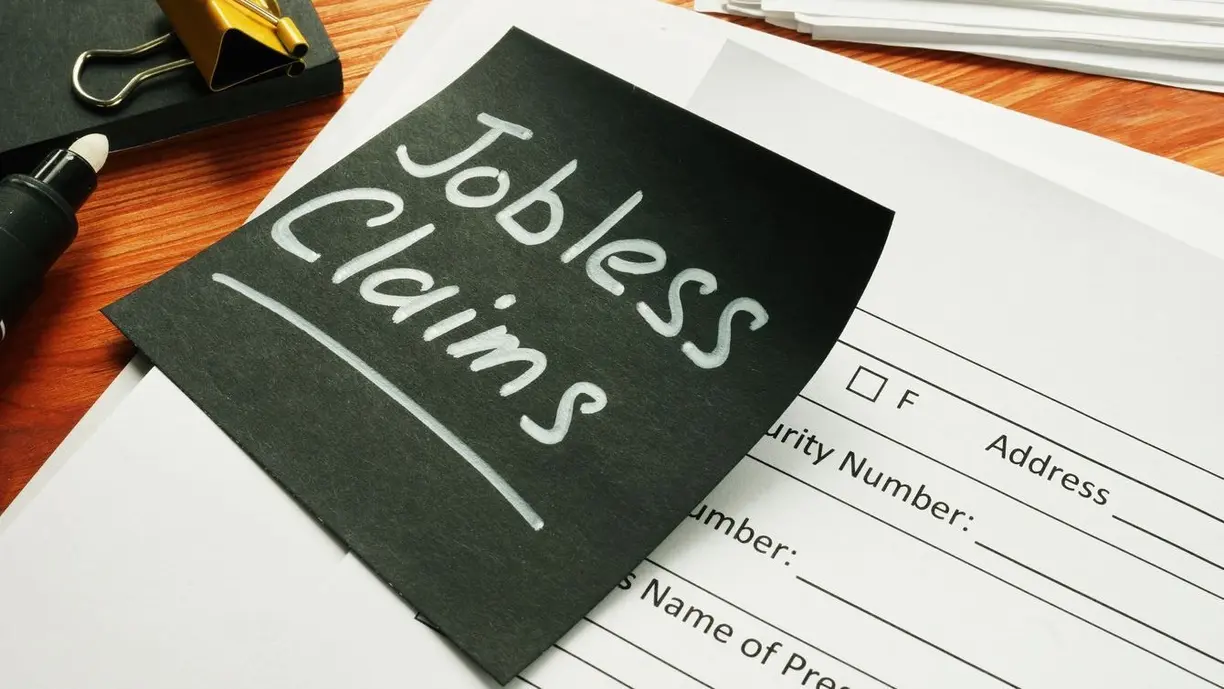 Gold price at $4,122/oz after U.S. weekly jobless claims fall to 197k